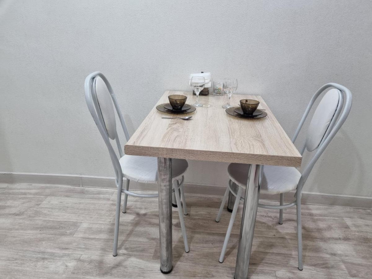 Посуточная Квартира На Мухита C Wi-Fi Uralsk Exterior foto
